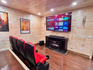 New Smoky Mountain Luxury Cabin, Outdoor Fireplacet - Gatlinburg - 3