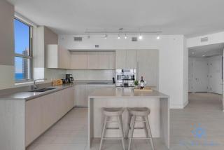High-Floor with Stunning Views-Luxury Condo - Pools - Hollywood - 4