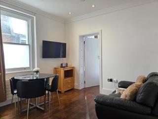 Charming 2 Bedroom Flat in Paddington - London - 4