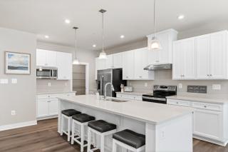Brand-New 6BR Home Near Ocean City Pools, Gym, Tennis & Bay Access - Berlin - 4