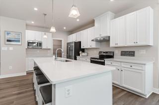 Brand-New 6BR Home Near Ocean City Pools, Gym, Tennis & Bay Access - Berlin - 2
