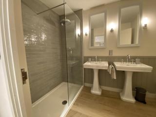 Walcot Yard with parking, Bath Keys - 3