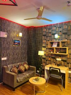 Palm Breeze Luxury Studio Apartment - Noida - 4