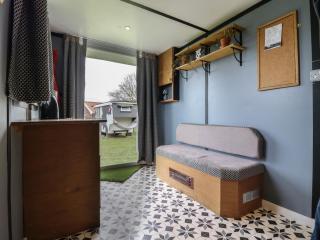 Dozy Dotty Cow Shed 4 - 6