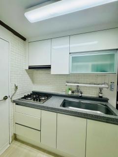 Clean House 3 minutes from Hongik Univ Station - Seoul - 4