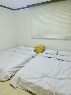 Clean House 3 minutes from Hongik Univ Station - Seoul - 0