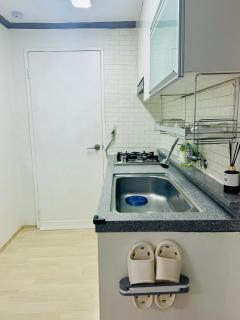 Clean House 3 minutes from Hongik Univ Station - Seoul - 3