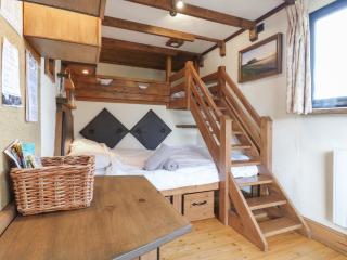 Daisy Cow Shed 1 - 3