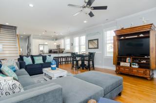 Peaki Tiki by Bryant Real Estate - Carolina Beach - 6