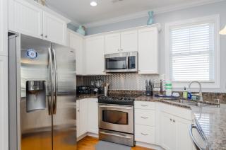Peaki Tiki by Bryant Real Estate - Carolina Beach - 1
