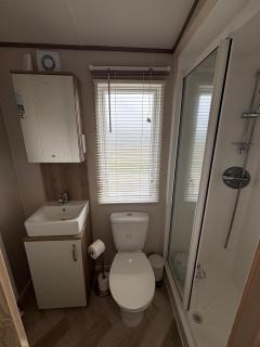 Oak Village 17 - Grange Leisure Park, Mablethorpe - Central heating, Pet friendly - Meadow Lakes Caravan & Lodge Hire - Mablethorpe - 2