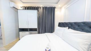 Biggys Studio with PS5 - 4