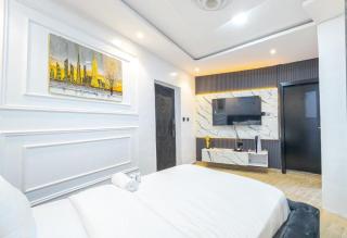 Biggys Studio with PS5 - 3