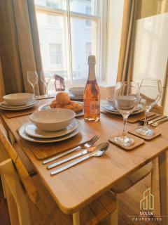 Comfortable 2-Bedroom Flat - Sleeps 4 - Perfect for Families & Professionals - Near Minehead Beach & Town - 6