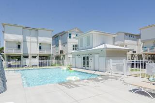 Shearer Paradise by Bryant Real Estate - Carolina Beach - 0