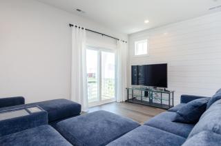 Shearer Paradise by Bryant Real Estate - Carolina Beach - 1