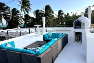 Beachfront Villa With Private Pool, Beach & Dock - Basil Jones - 4