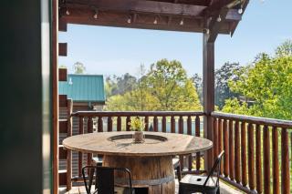 Smoky Moonshine Manor w Hot Tub! - Pigeon Forge - 9