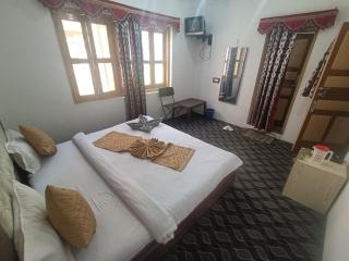 New Heaven Canal Guest House - Srinagar - 6