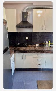 Proview 3 Bhk colorful and cosy apartment - Greater Noida - 4
