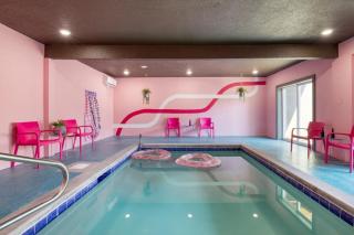 Pink Pines by AvantStay Luxury Aesthetic Dream Home Indoor Pool Hot Tub - Pigeon Forge - 0