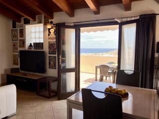 Attico con ampio terrazzo e vista mozzafiato vicino il mare - Castelsardo - 1