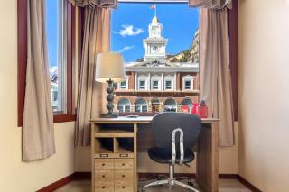 325 6th Ave Unit A - 1