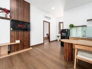 Kim Apartment - Cozy 1BR for Couples in Thảo Điền - Yellow - 8