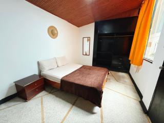 La Chiva Hostal Armenia - Armenia - 3