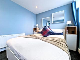 Blue Elephant Room! - Lucan - 8
