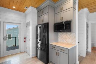 Southern Malibu 6 Bedroom Vacation Home - Pawleys Island - 6