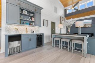 Southern Malibu 6 Bedroom Vacation Home - Pawleys Island - 1