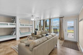 The Glass House by Gulf Coast Getaways - Pensacola Beach - 2
