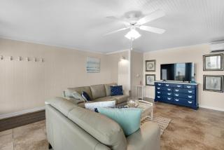 The Glass House by Gulf Coast Getaways - 1