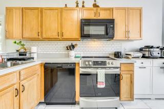 Private Pool and Yard Family Getaway in Davenport - 4