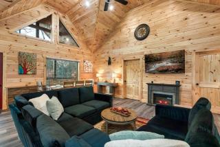 Brand New Cabin close to PForge and GBurg - Sevierville - 8