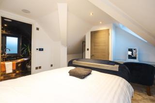 Copper Bath House with Hot Tub and wow factor - Warmley - 2