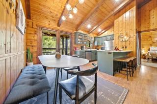 The Owl's Nest - 4BR Cabin with Hot Tub and Arcade - Sevierville - 3