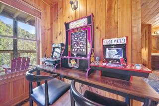 The Owl's Nest - 4BR Cabin with Hot Tub and Arcade - Sevierville - 7