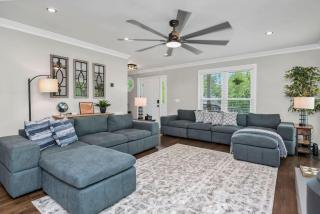 Winds of Lexington Sleeps 8 - 0