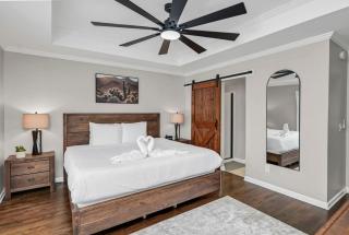 Winds of Lexington Sleeps 8 - 9