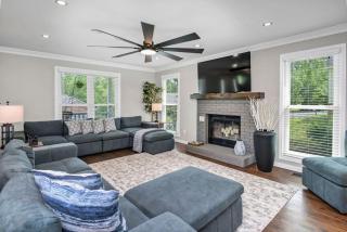 Winds of Lexington Sleeps 8 - 1