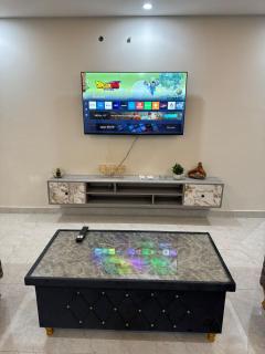 2 bed Lavish Apartment - 8