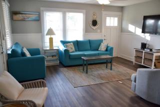 3BR Quiet Cottage Private Dock Fishing - - 3