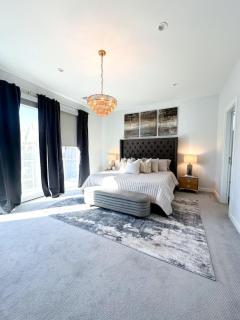 High-End 3BR 3.5BA Heights Home w Rooftop and WiFi - Houston - 9