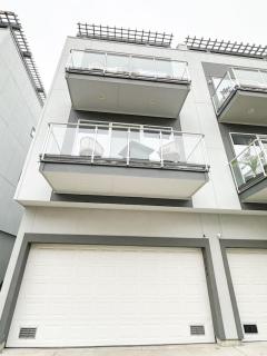 High-End 3BR 3.5BA Heights Home w Rooftop and WiFi - Houston - 5