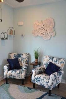 2BR Cozy Cottage Private Dock - - 9