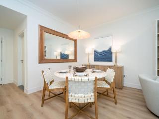 Stunning 2-Bedroom Duplex in Dubai Marina - 5