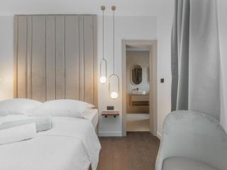 NEW! Villa San Pietro – A Luxurious Seaside Retreat in Kaštel Štafilić - Kaštela - 3