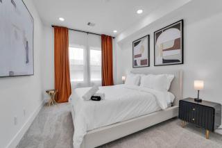 Classy 4BD 3.5BA with Soak Tub Backyard and Game Room - Houston - 4